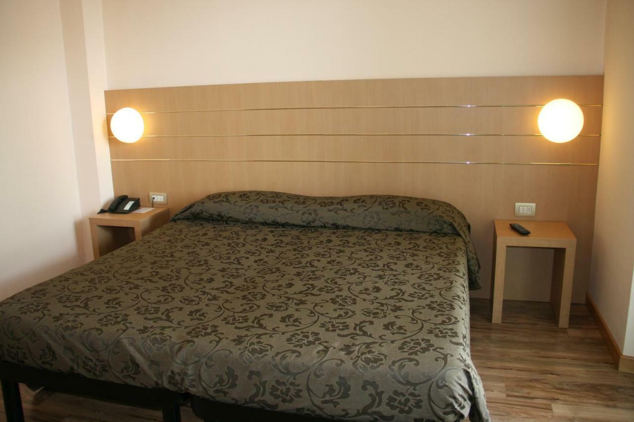 Albergo Nardini Lentate sul Seveso Exterior foto
